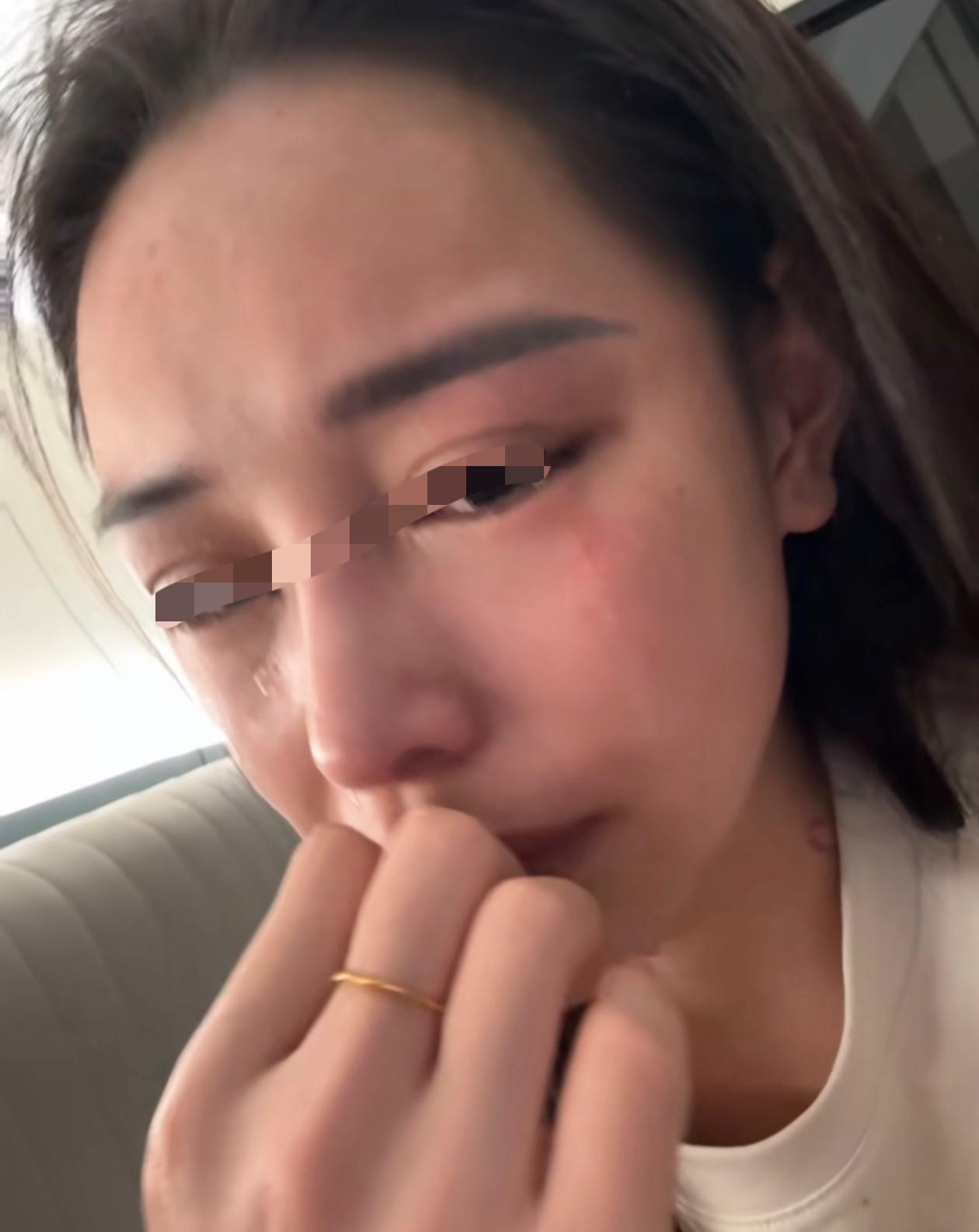 女生在青岛一家按摩店按摩，工作时需要她全裸，正在服务的时候，一个男技师直接闯了进