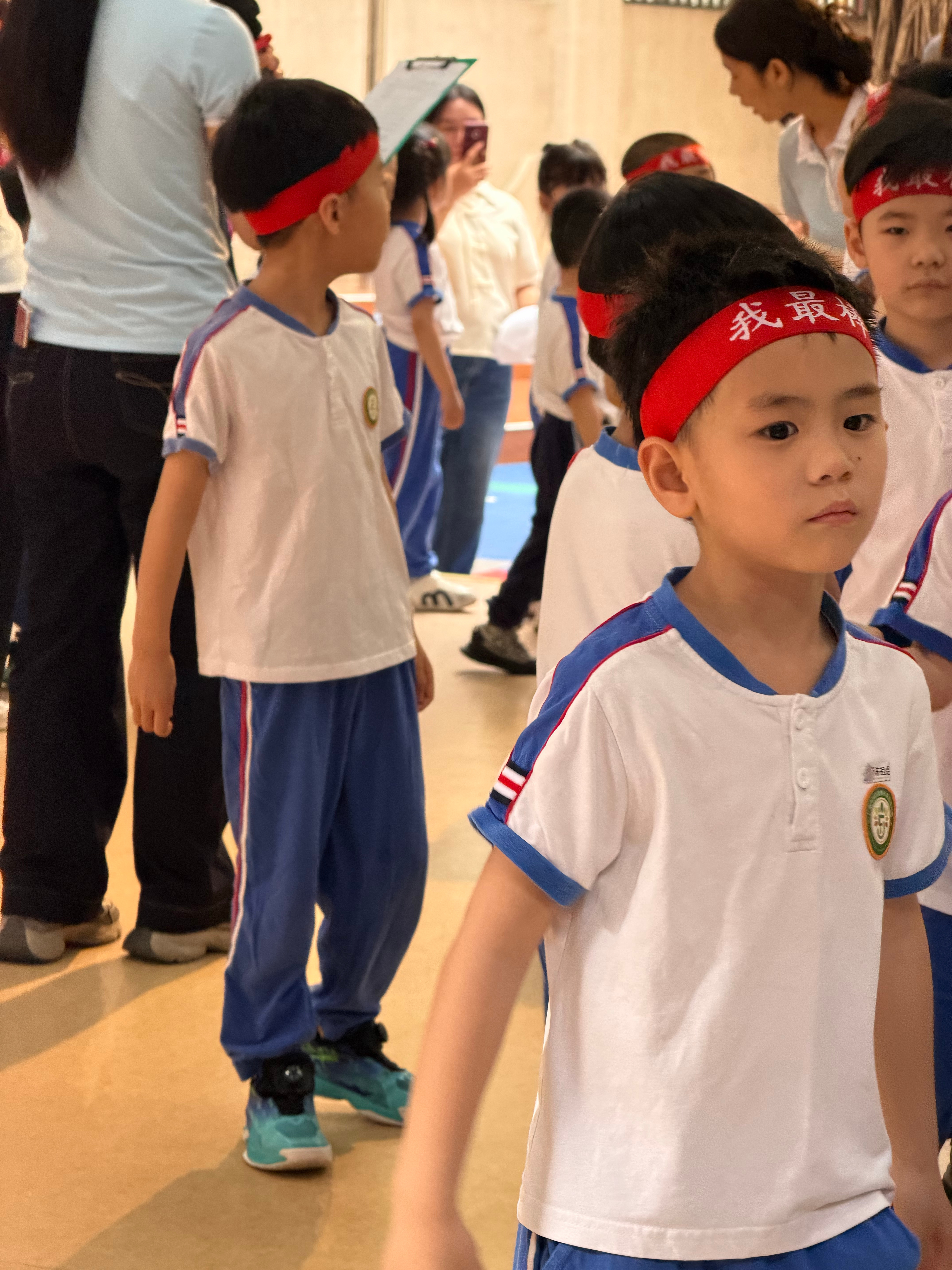 看人类幼崽跳早操是一件开心的事