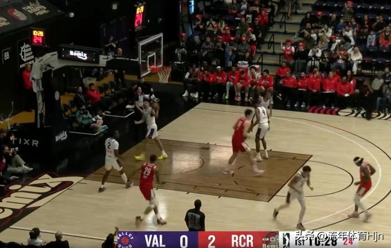 太强了！杨瀚森伤愈复出，首节轰下11分3篮板2助攻1封盖的全能数据。

NBAG