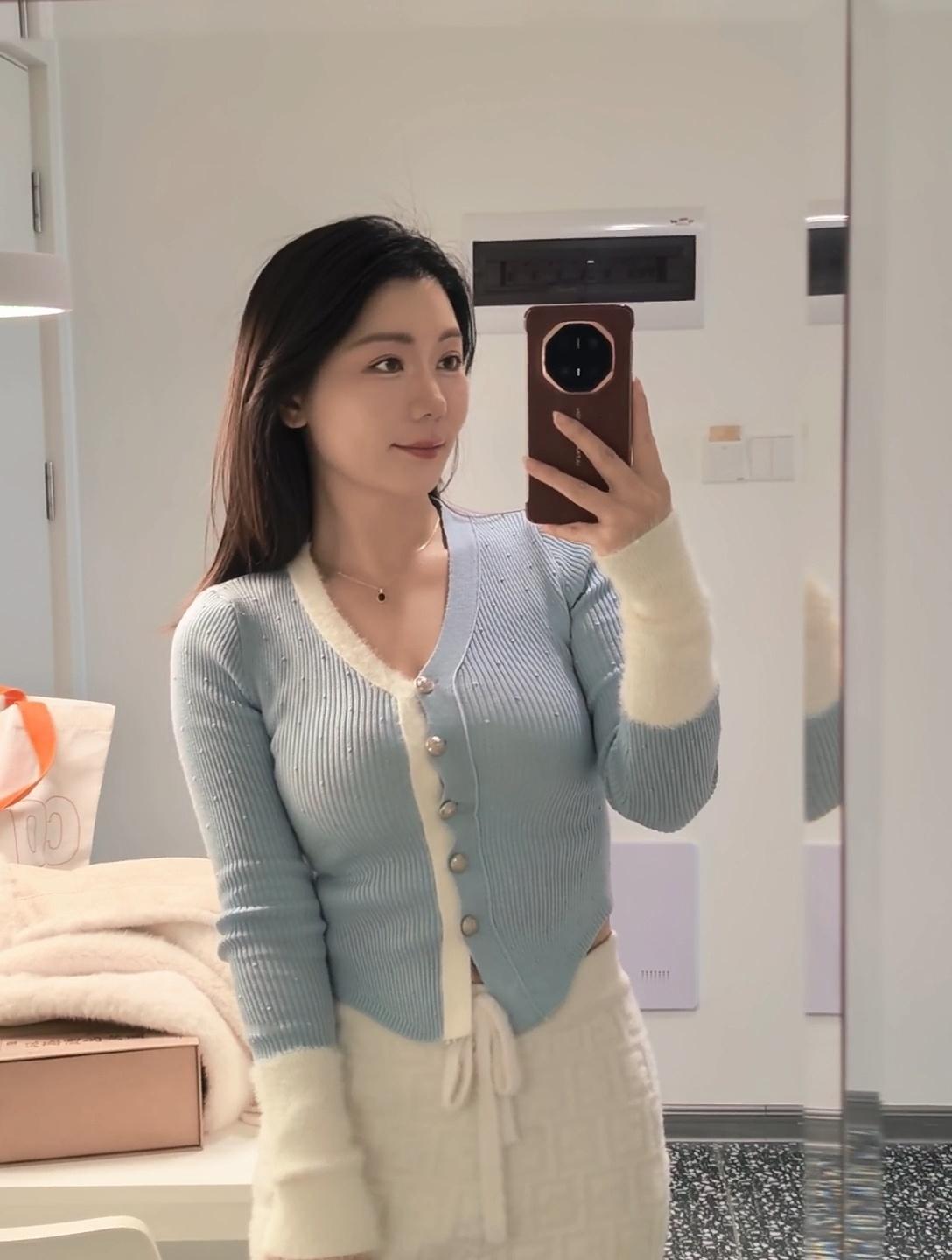 办好入住简单撸了个妆开着问界M8 去找找好吃的北海有什么好吃的推荐吗？我和汽车的