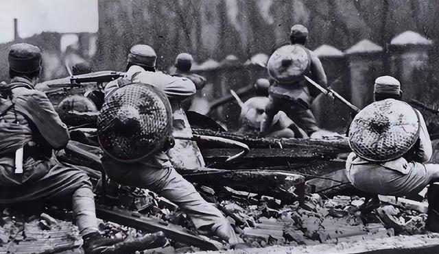 1948年7月8日，中野六纵十七旅接续发起攻势，50团团长率部向战略要地真武山发