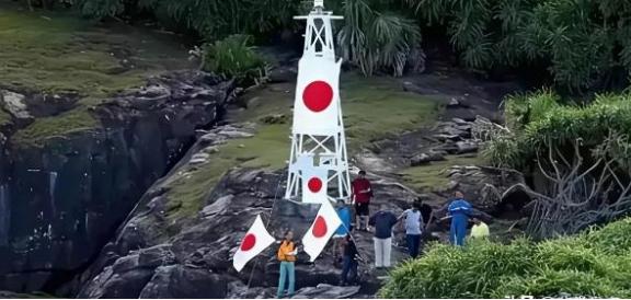 钓鱼岛既然是我们领土，那我们为什么不登岛拆除灯塔呢？

钓鱼岛一直是中日两国争执