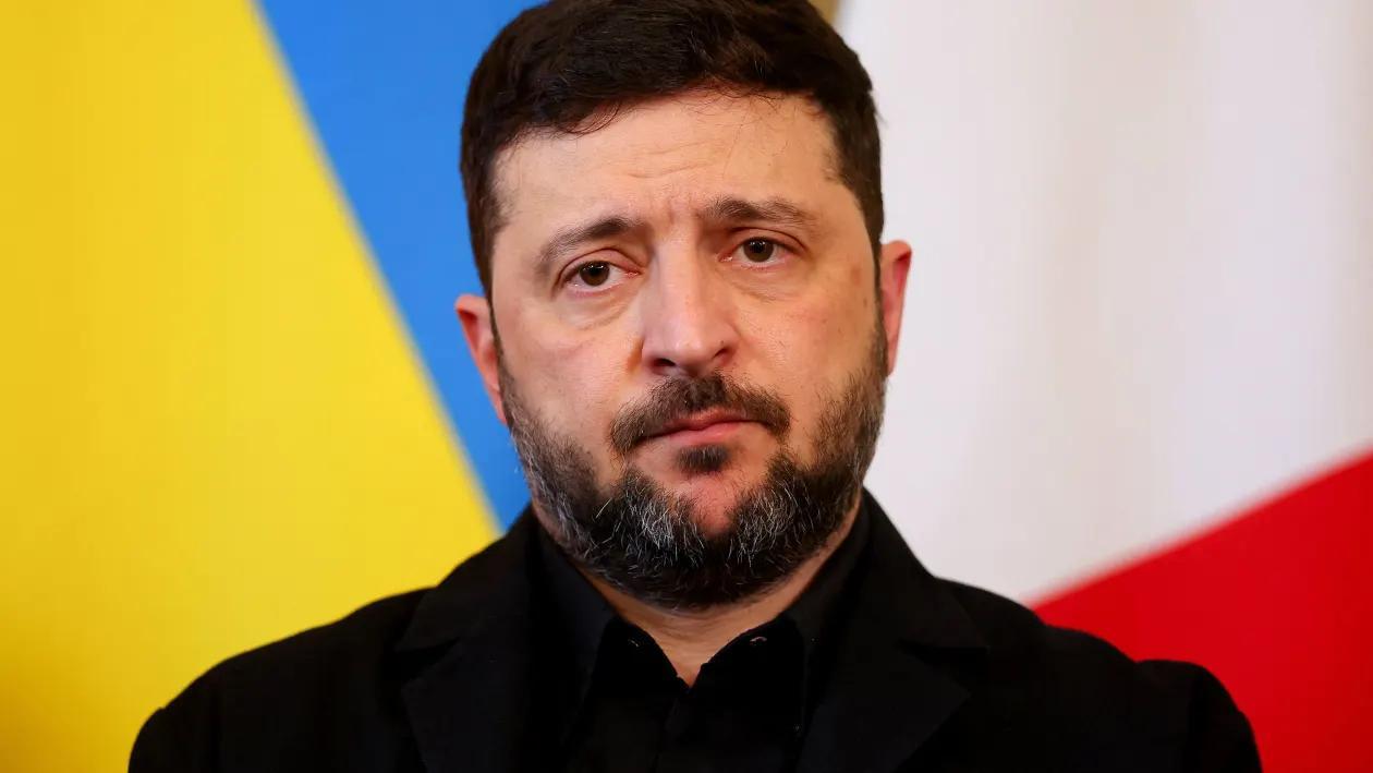 乌克兰动态  乌克兰总统泽连斯基在德国柏林与美国特使举行和平谈判前表示，乌克兰愿