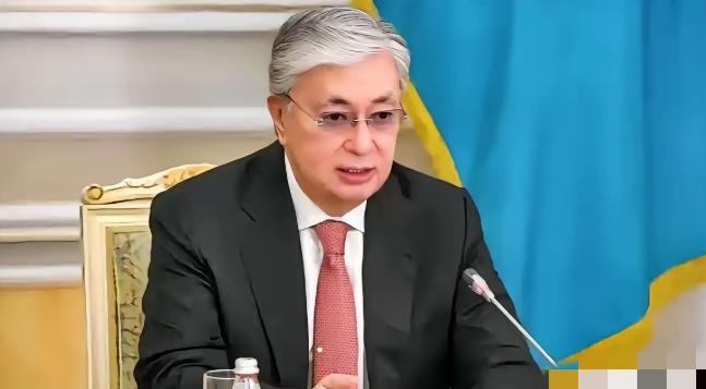 谁也没想到，哈萨克斯坦总统托卡耶夫，居然在国际大场合上，当着150多个国家代表的