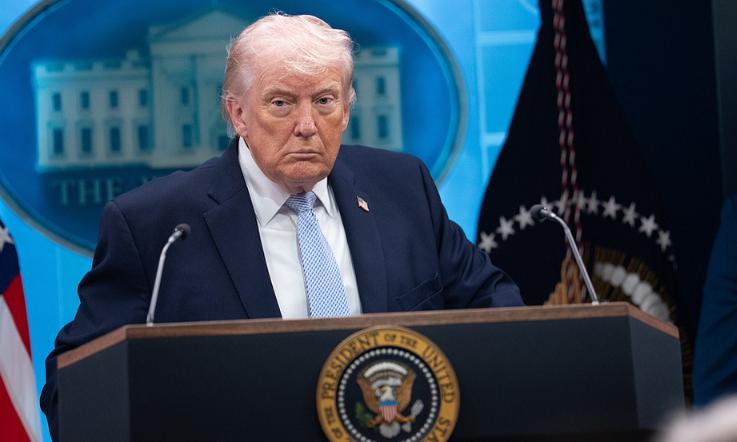特朗普真正的麻烦，可能不是反对党攻势，而是共和党内部也开始传出警讯。民调显示，他
