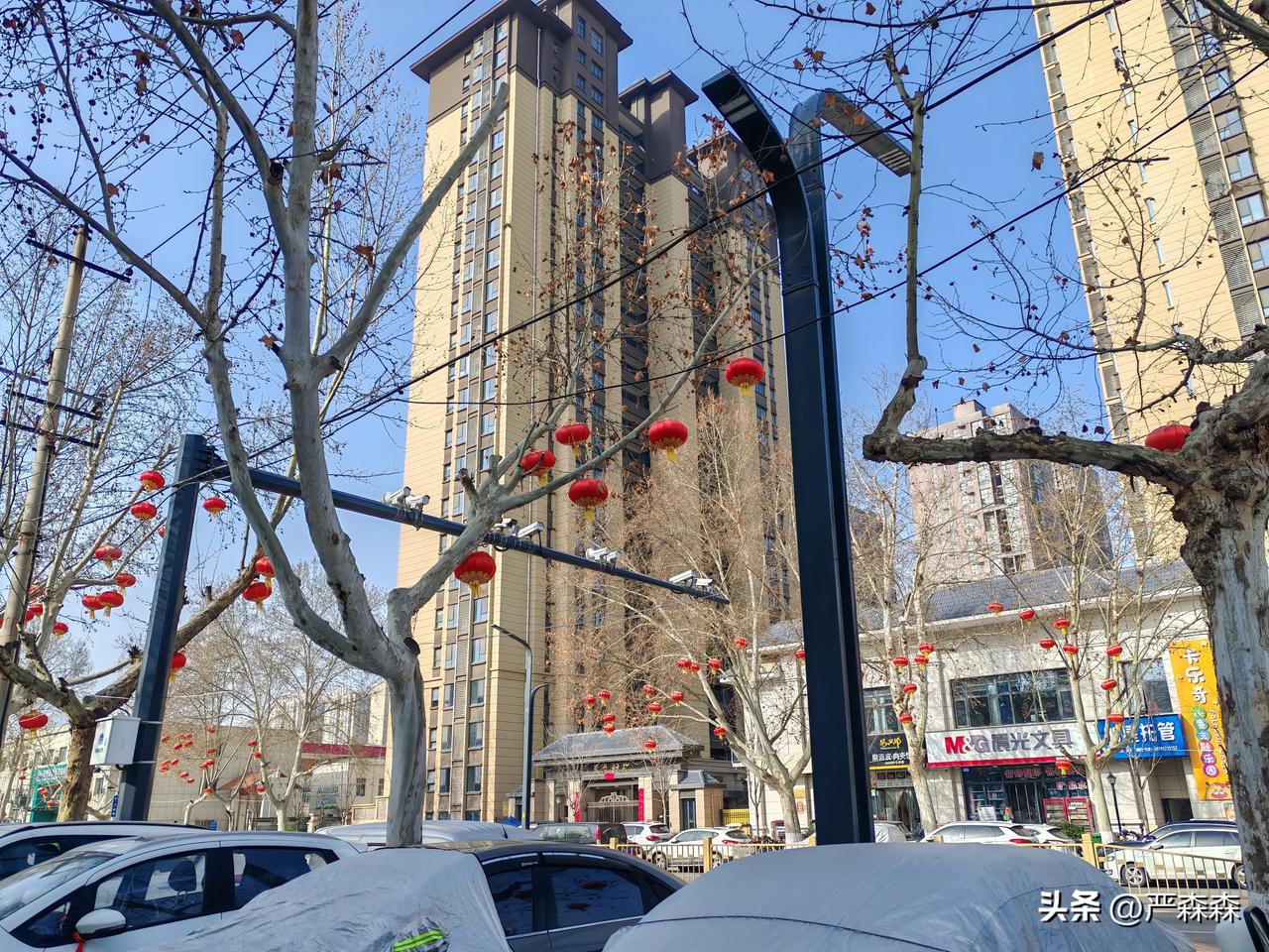 感觉高陵人民幸福指数高
3月20日，今天再次出差西安经开区，路过泾渭中路时，发现