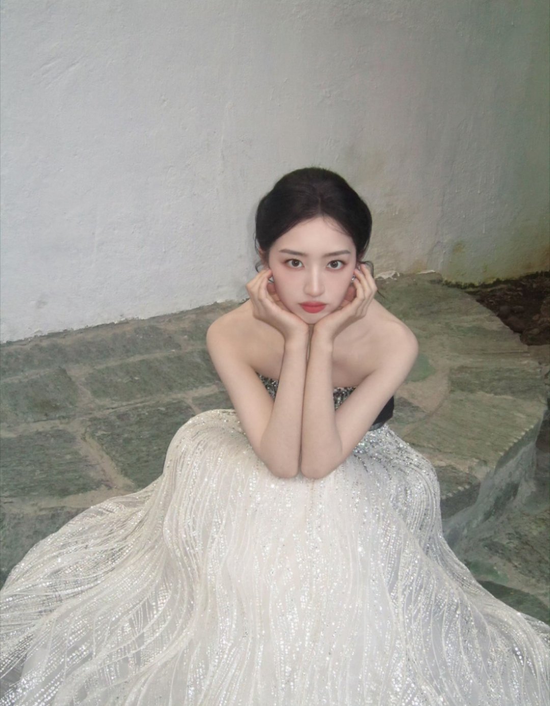 邓恩熙美的很安心[期待]！！好美！！！就这样继续闪耀红毯[奶牛猫] ​​​