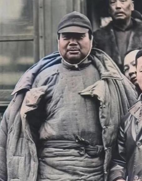 冯玉祥为何要烧少林寺？1928年，冯玉祥带兵火烧少林，屠杀武僧，大火烧了40天，