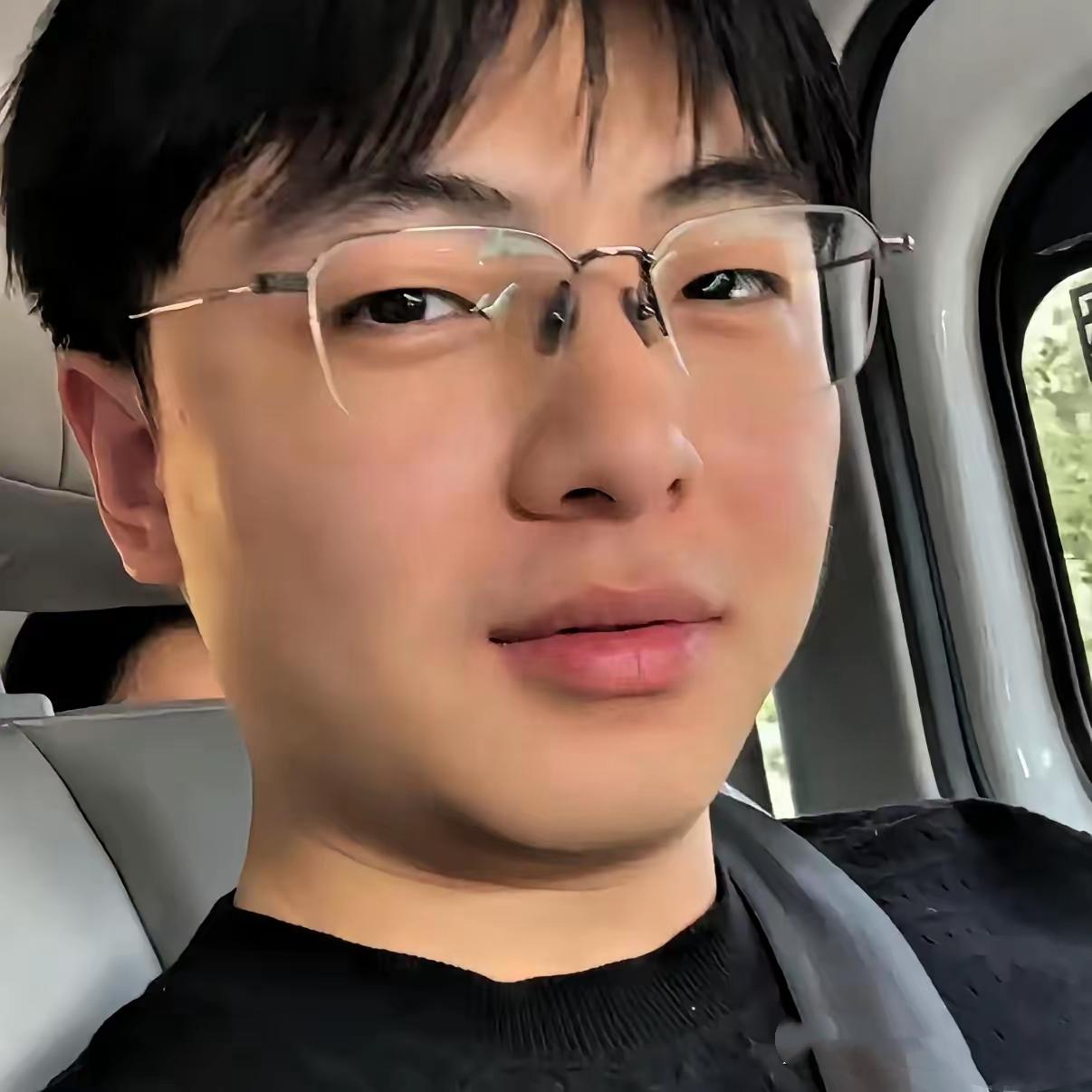 万般惋惜，

这名00后网格员终于被找到，

只是他的家人永远失去了孩子。年纪轻