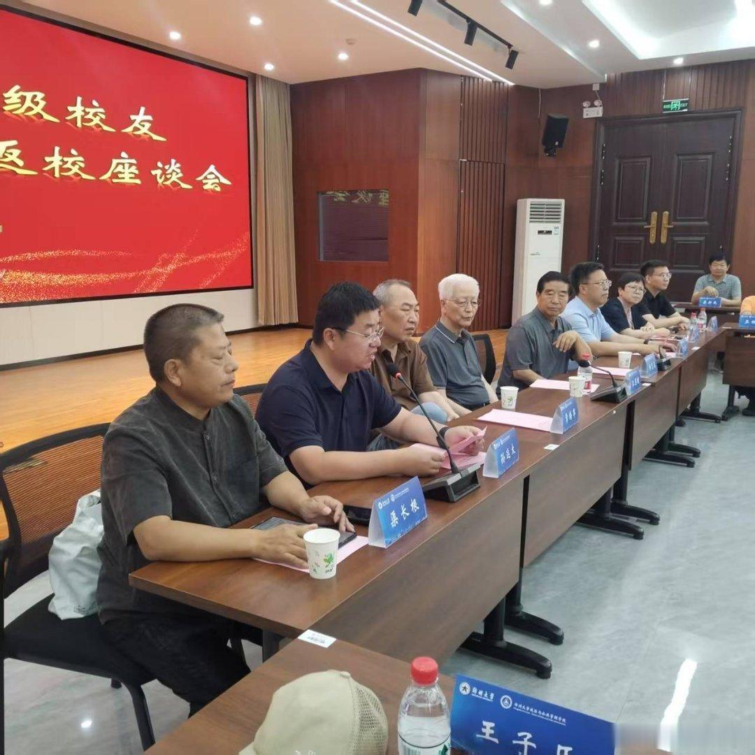 北京 我的评分：北京 忆往昔，恰同学少年，风华正茂。看今朝，老骥伏枥，志在千里。