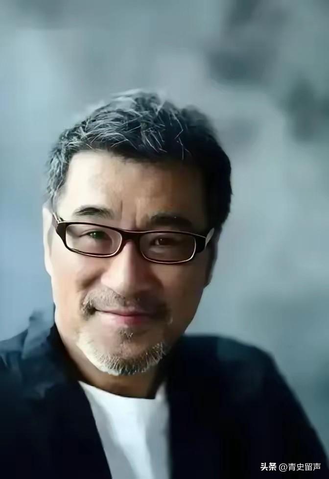 1994年，李宗盛婚内爱上林忆莲，两人为了寻求刺激就悄悄同居，结果没多久，林忆莲