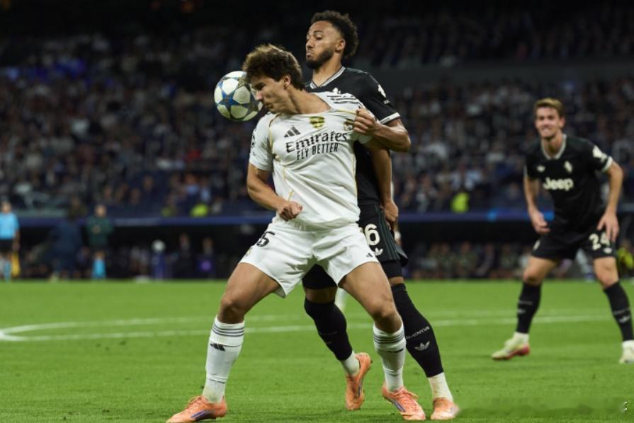 《阿斯报》发文，认为随着贡萨洛·加西亚在皇马有出色表现，他迎来了入选西班牙队世界