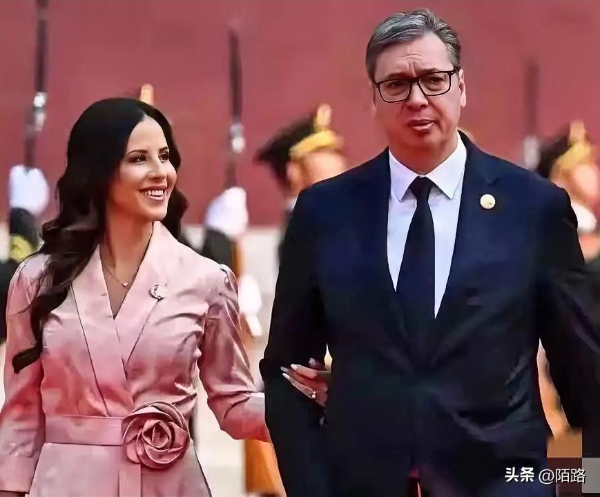 武契奇突然发出警告：三国要对塞尔维亚动手！ 他不是怕，是忍到了极限。 一个不惹事