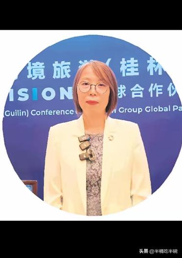 一个前外交人员、去了一个什么国际移民组织，利用自己的人脉开始在高校和各地公开宣讲
