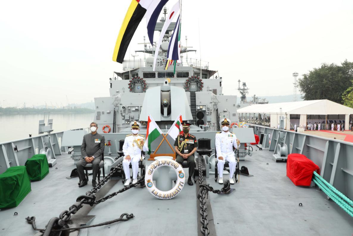 出兵红海，印度派出5艘导弹驱逐舰，一条补给船，一架无人机前出红海，为其商船护航。