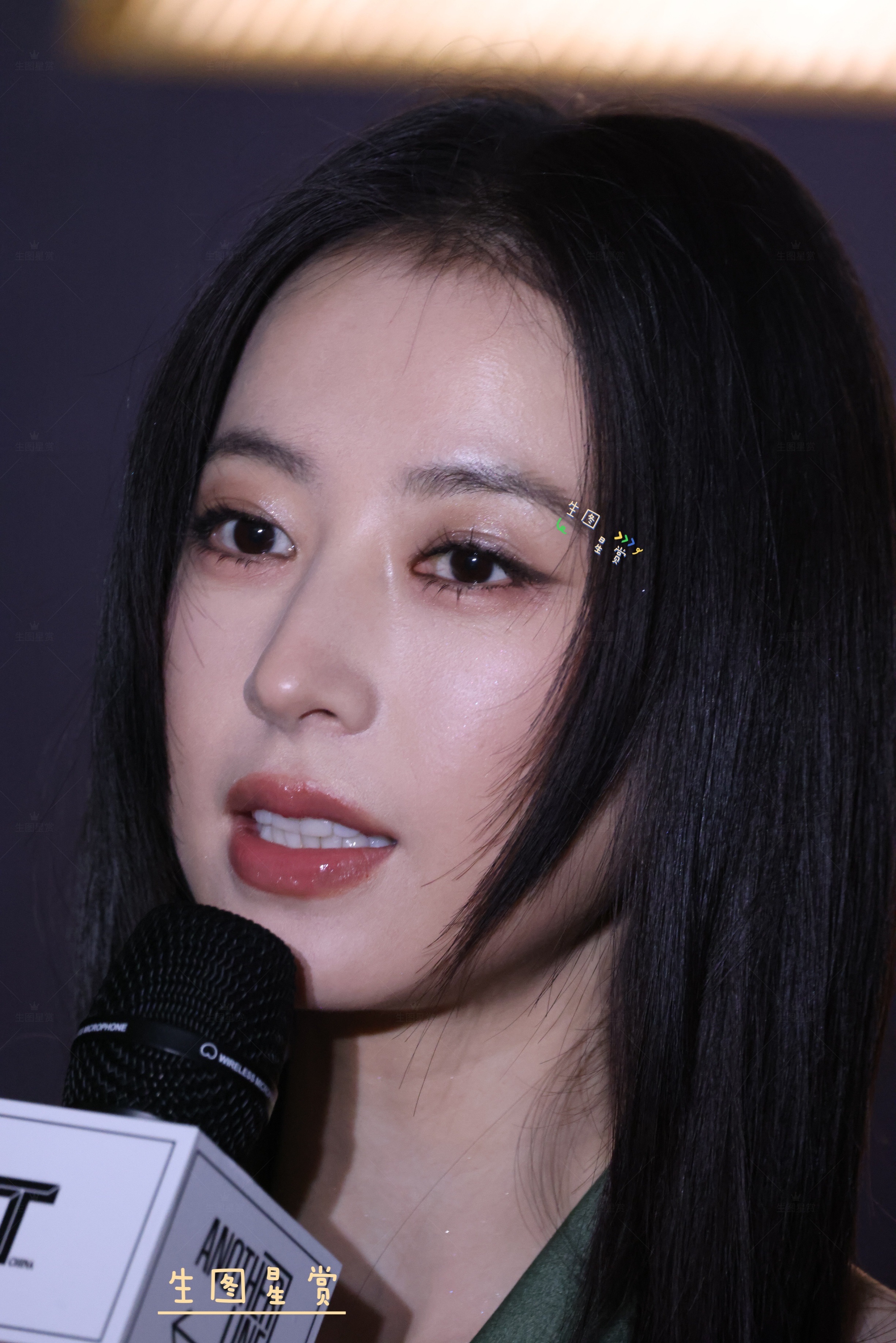 周雨彤T风格论坛生图挂脖绿裙清雅复古，周姐美的太权威T风格论坛周雨彤