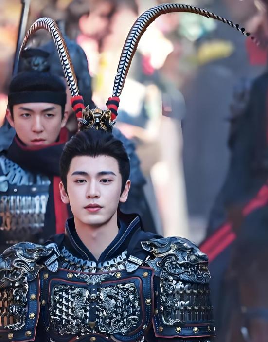 这应该中国内娱最急需整顿和严厉封禁的现象之一，那就是油头粉面的去雄化形象和思想的