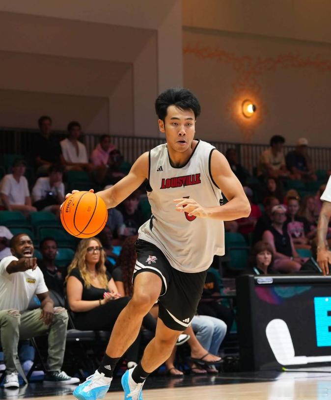 NCAA首秀迎开门红张博源 18分钟+24正负值！张博源路易斯维尔首秀，三分5中