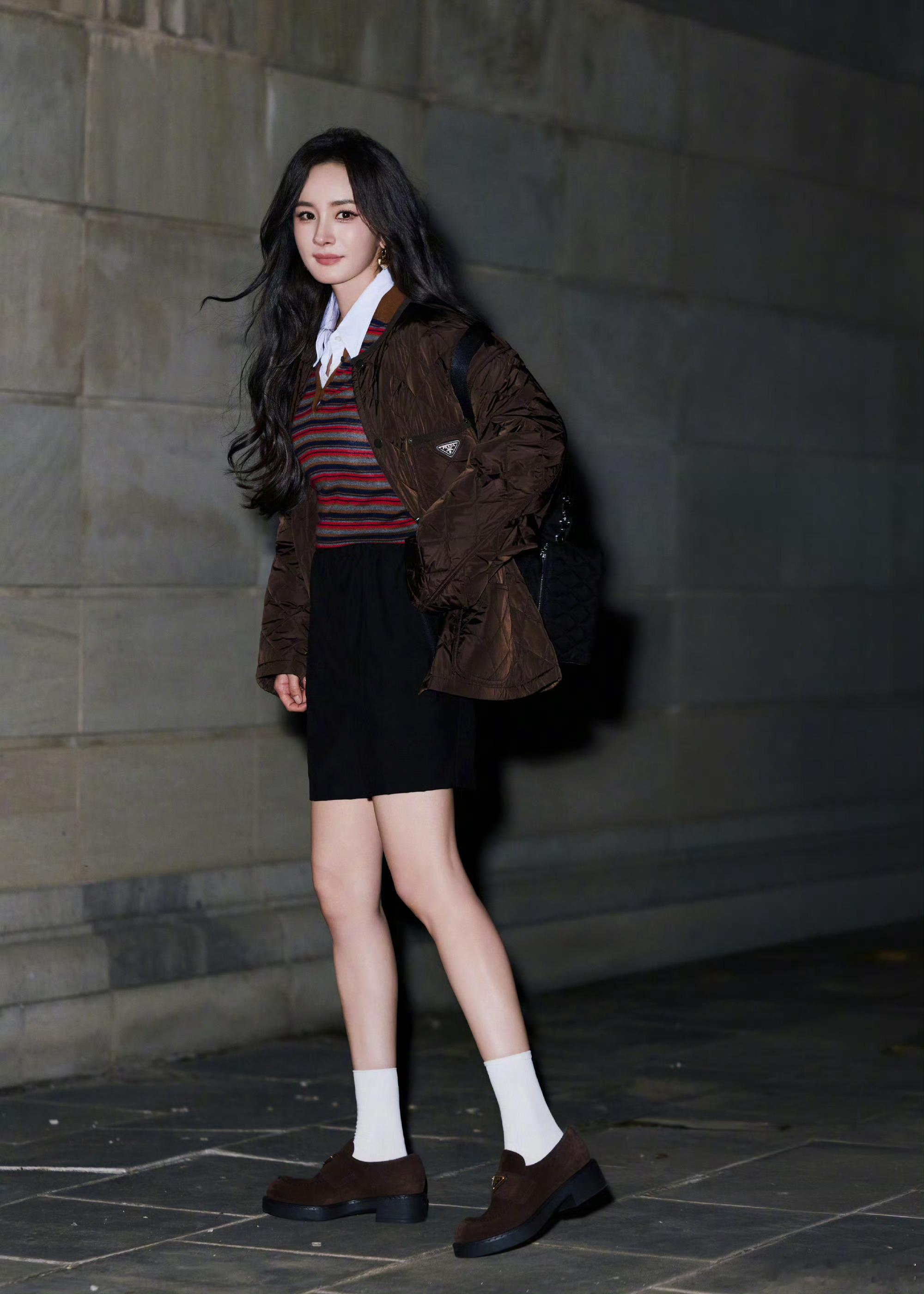 杨幂｜PRADAPRADA 女王·幂再次登场 ！PRADA 2027 春夏新季大