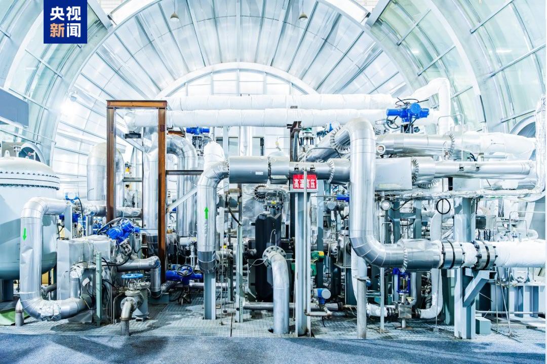据中核集团消息，近日，位于贵州六盘水的超临界二氧化碳余热发电项目——“超碳一号”