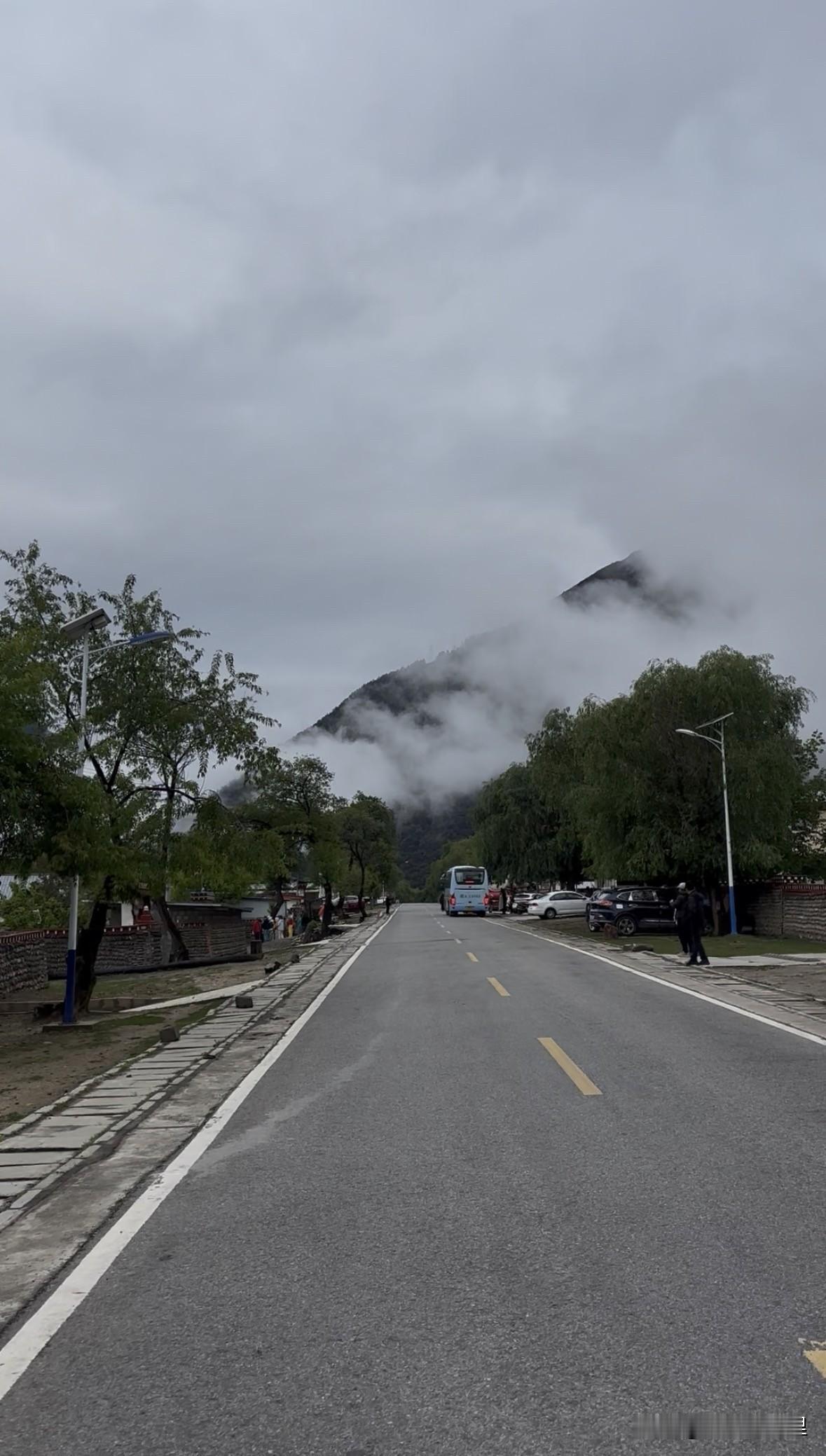 我认为不愿意。

今生活到现在，感觉在人生的一些重大转折点，没有解放思想，瞻前顾