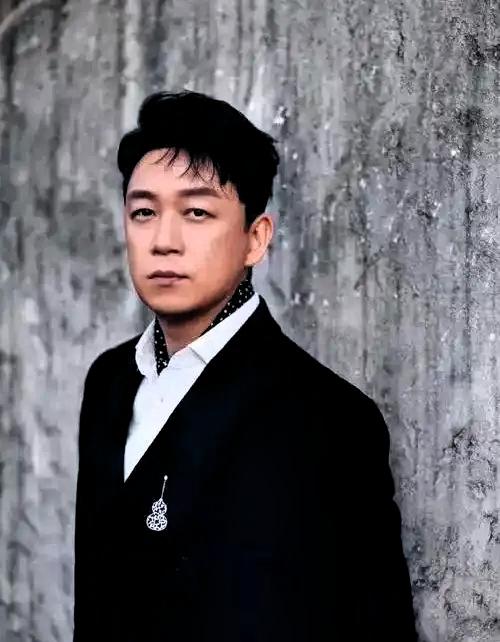 潘粤明公开感谢董洁，一句话让人破防，这才是男人该有的格局

两人离婚14年，如今