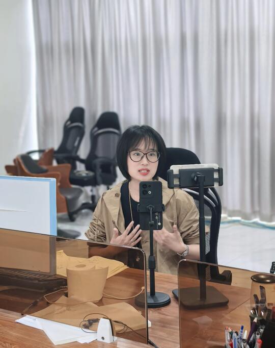 录制面试小视频中～