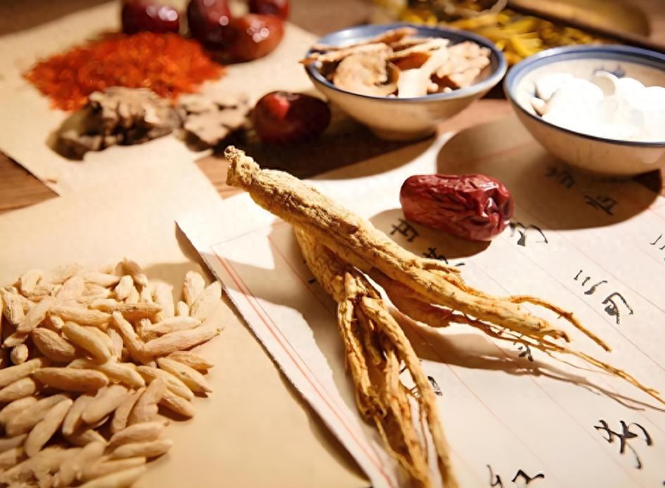 同样都是生脉饮，人参、党参、红参版差别巨大！用错越喝越虚
大家好，我是陈大夫。