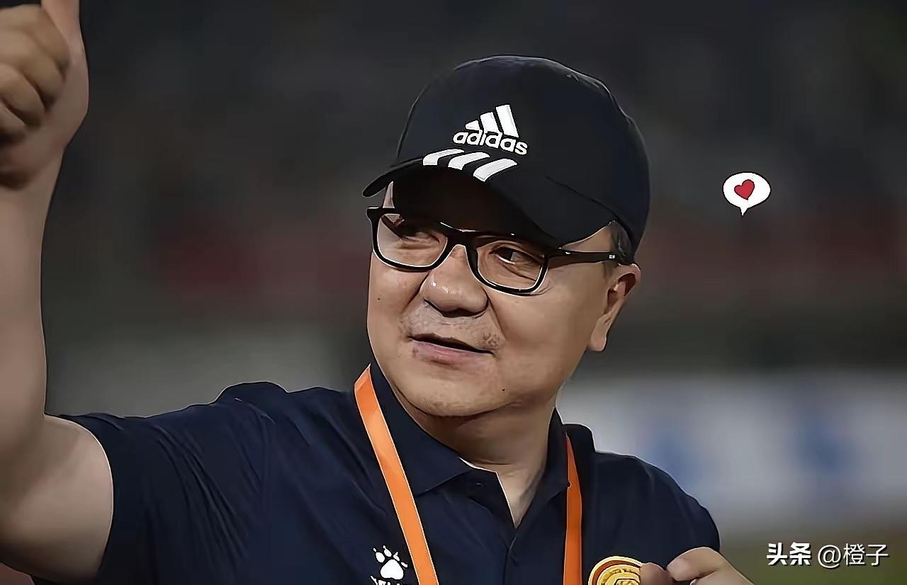 从董路带领足球小将夺冠拿奖可以看出
对社会做贡献和有用的人很多
有任正非、曹德旺
