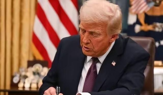 特朗普曾说：出生公民权是给黑奴后代的，不是给中国人的

特朗普一大早就在网上发火