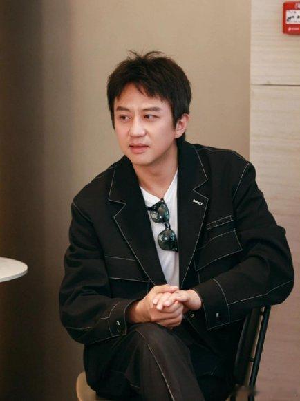 邓超在演唱会上当伴郎618夏日歌会邓超你是懂舞台的！演唱会上变身伴郎，618夏日