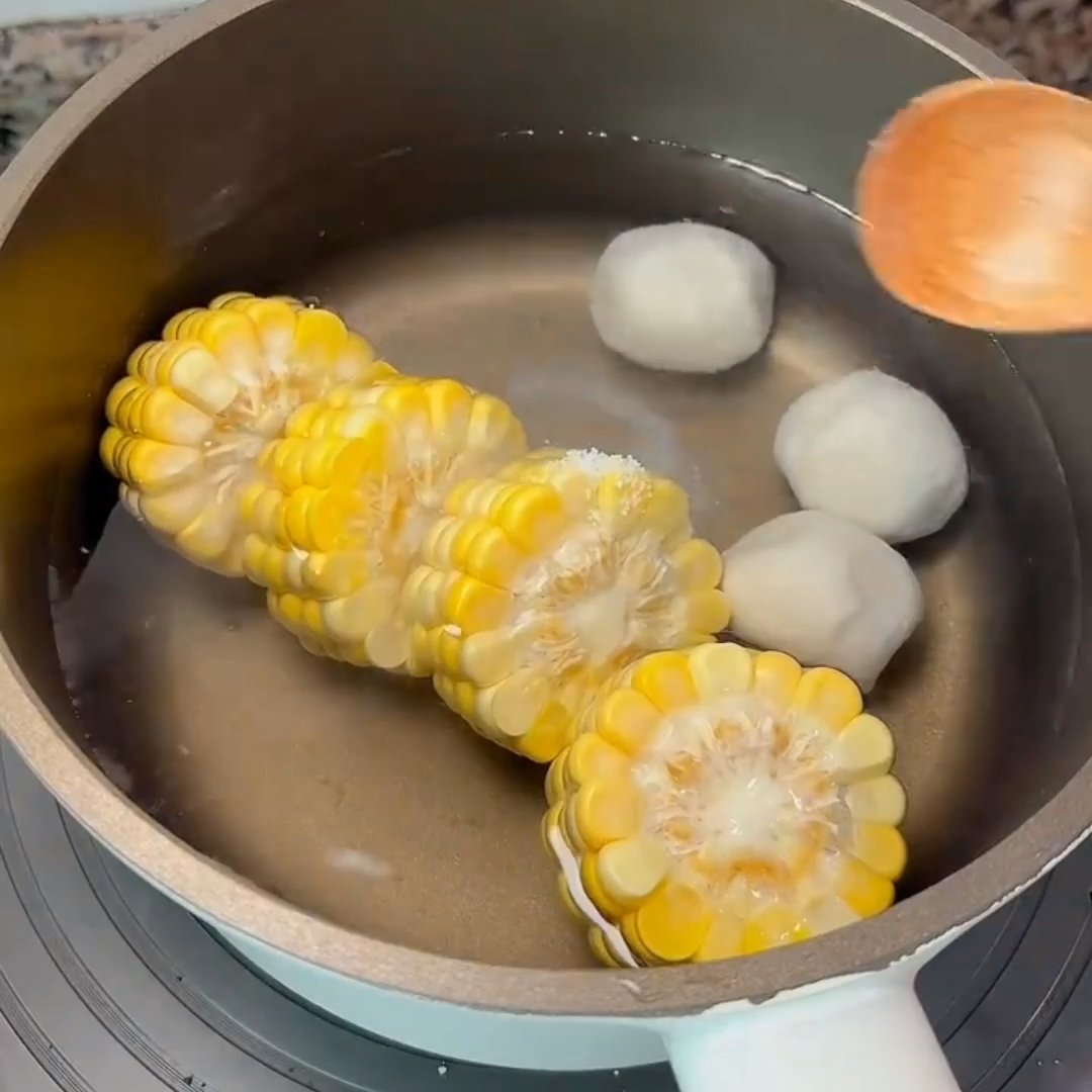 今天下班累成狗根本不想开火，但减肥人的晚餐可不能敷衍～简单粗暴的低卡安排，十分钟