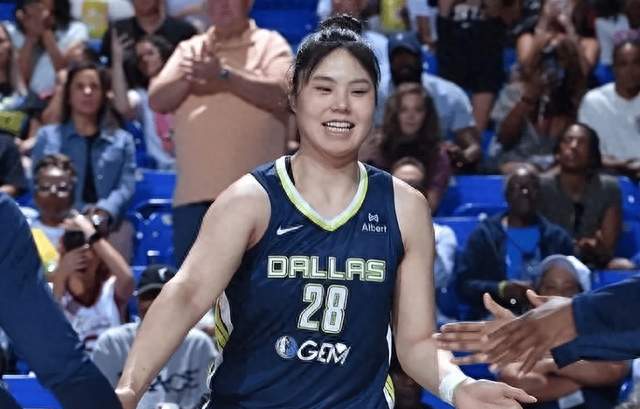 中国女篮最强劳模！新赛季三线作战，宁愿回国打WCBA也要保持状态