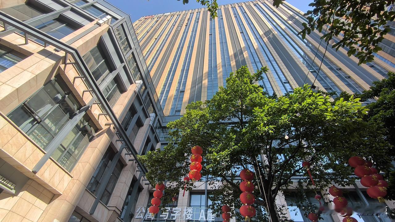 如今的相亲市场对象到底有多难？年底了，又到了适婚年龄高频相亲的时间节点。

很多