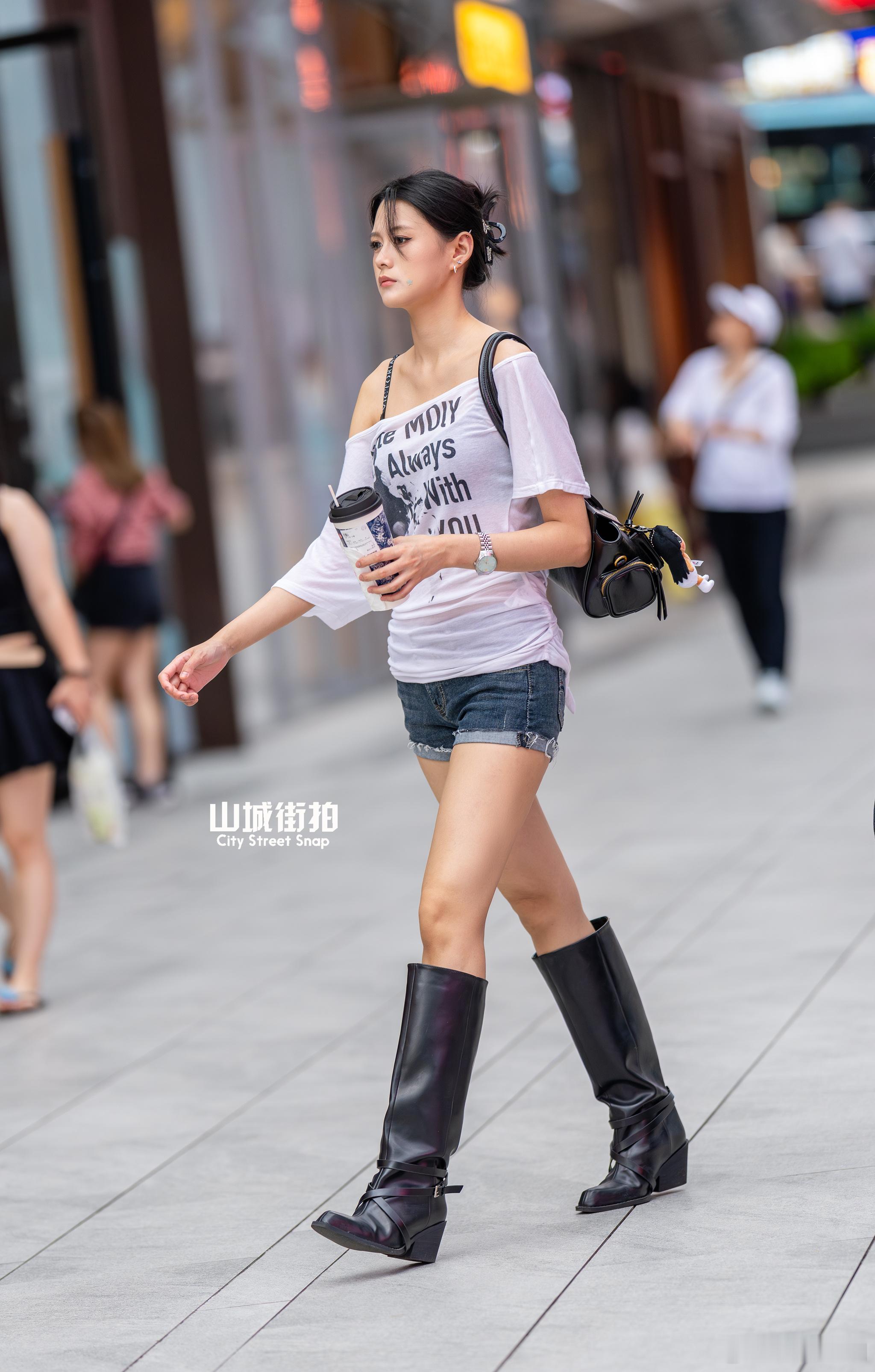 周四，早~