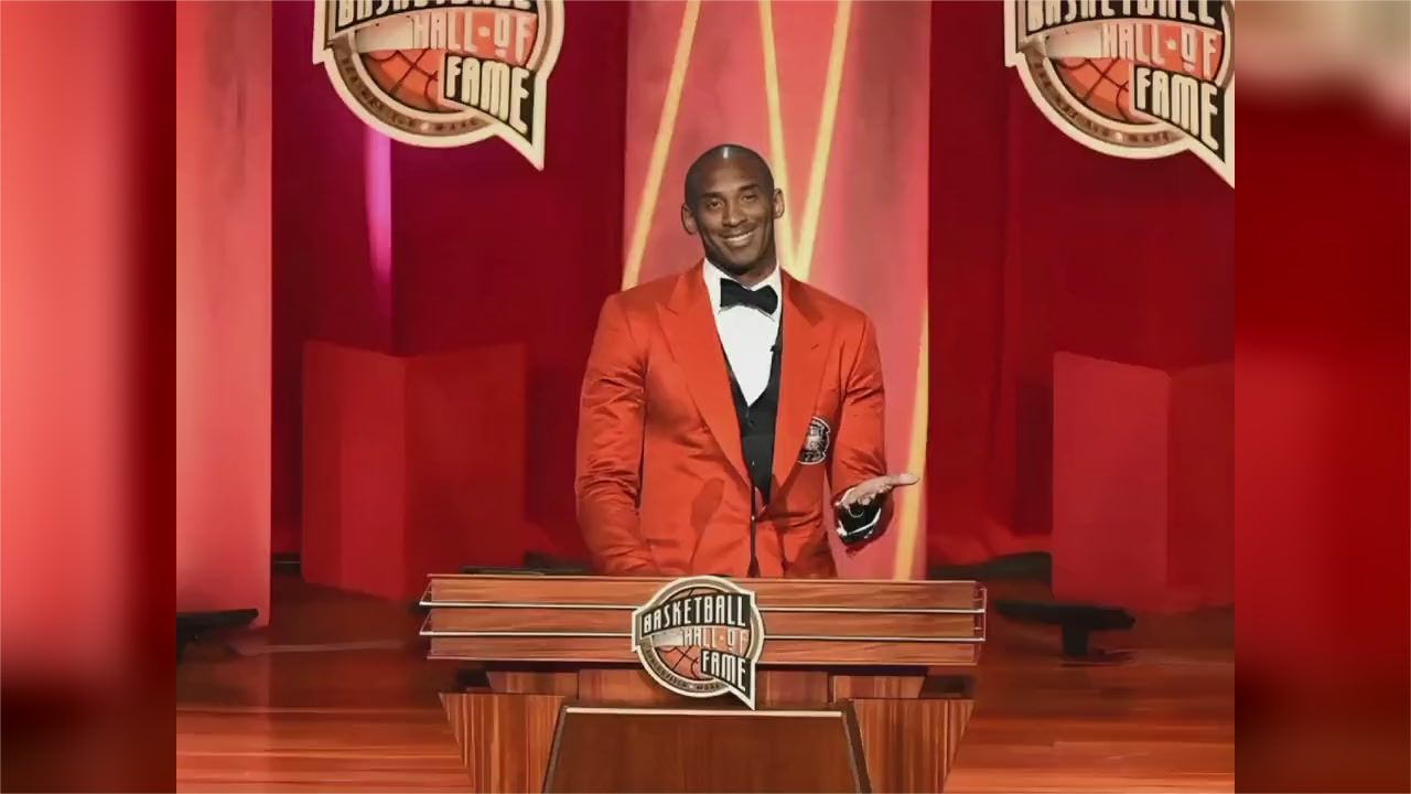 传奇一届名人堂泪目致敬Kobe