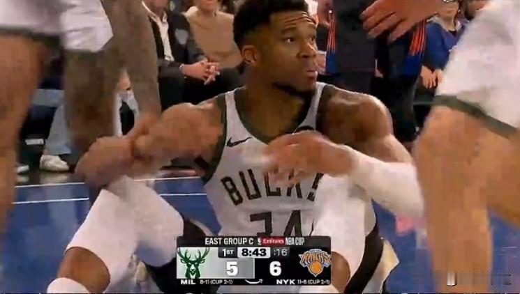 字母哥复出上来就领到2犯！第一节仅出战6分钟！首节比赛结束！雄鹿37比33暂时领