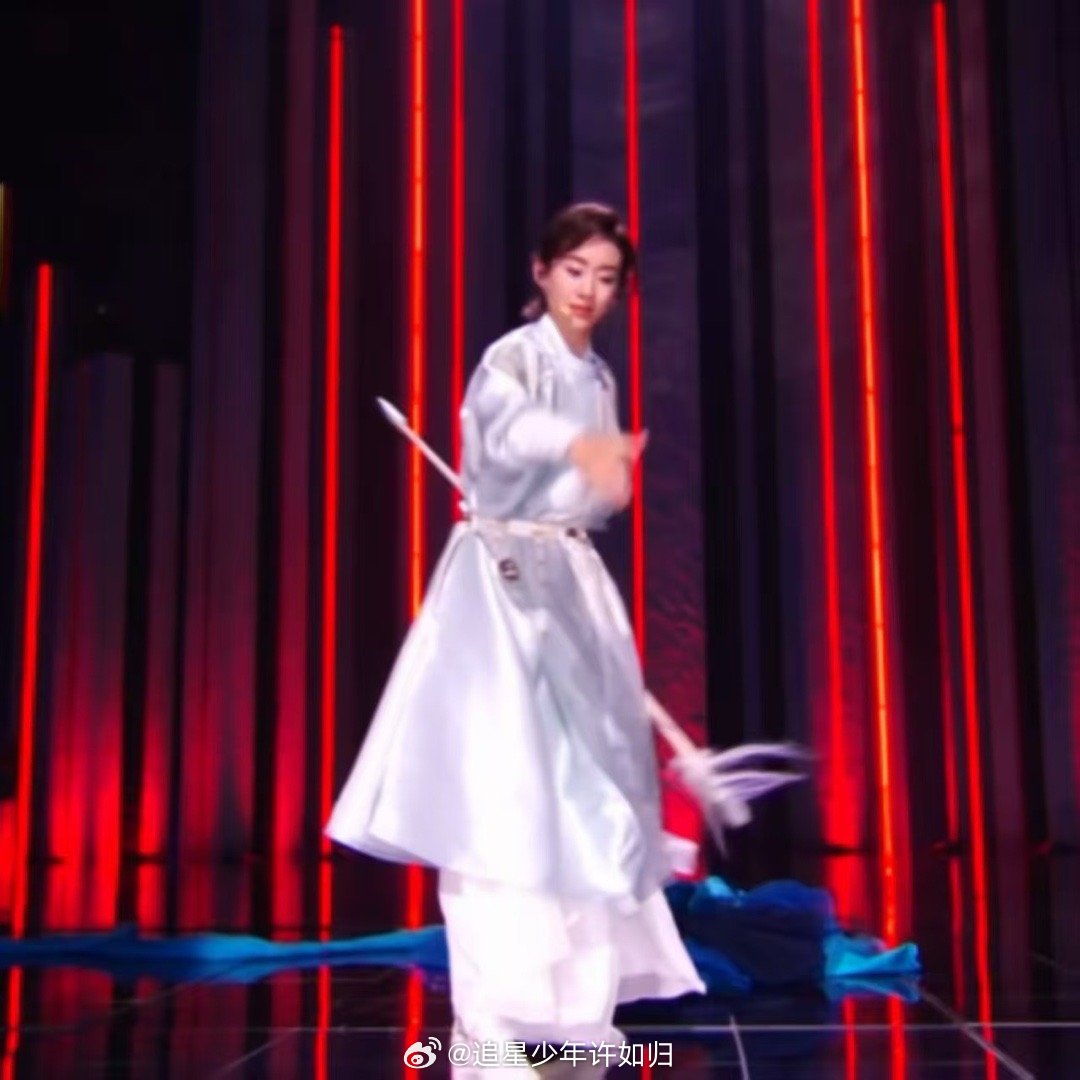 侯宇戏腔秒了侯宇浪姐老祖宗严选 侯宇的舞台太绝了！4岁学戏5岁拿奖，国家一级演员