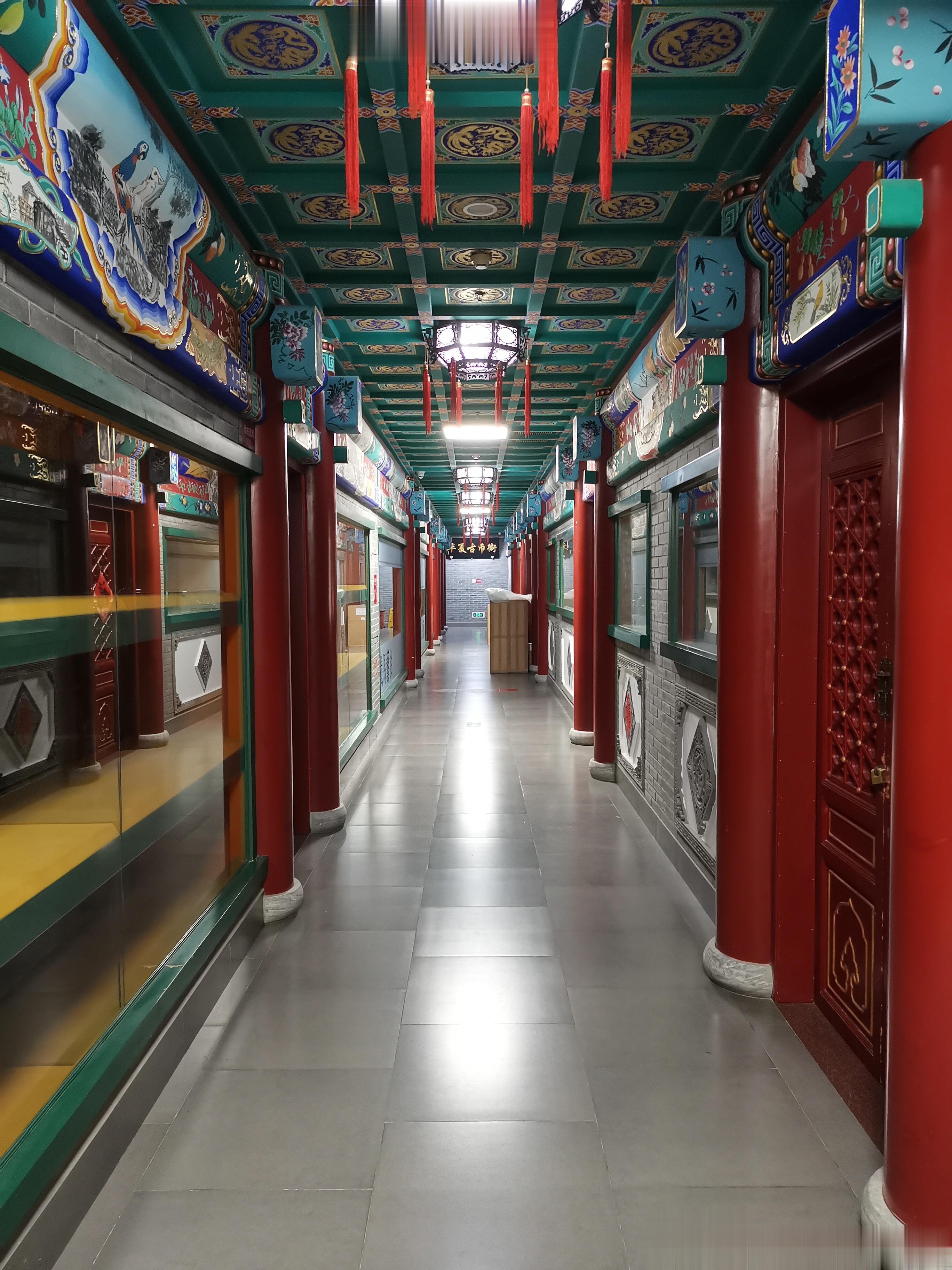 收藏品市场开始降温，这是经济下行大家缺钱的直观表现。 ​​​