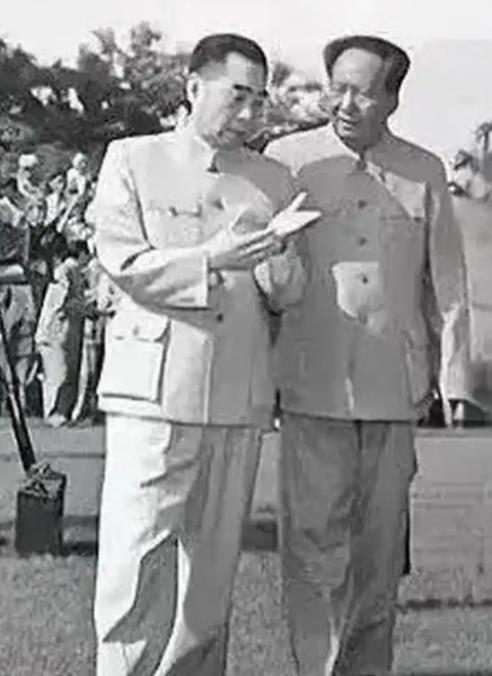 1960年，得知毛主席7个月没吃一口猪肉后，宋庆龄从上海赶到北京给毛主席送来一篓