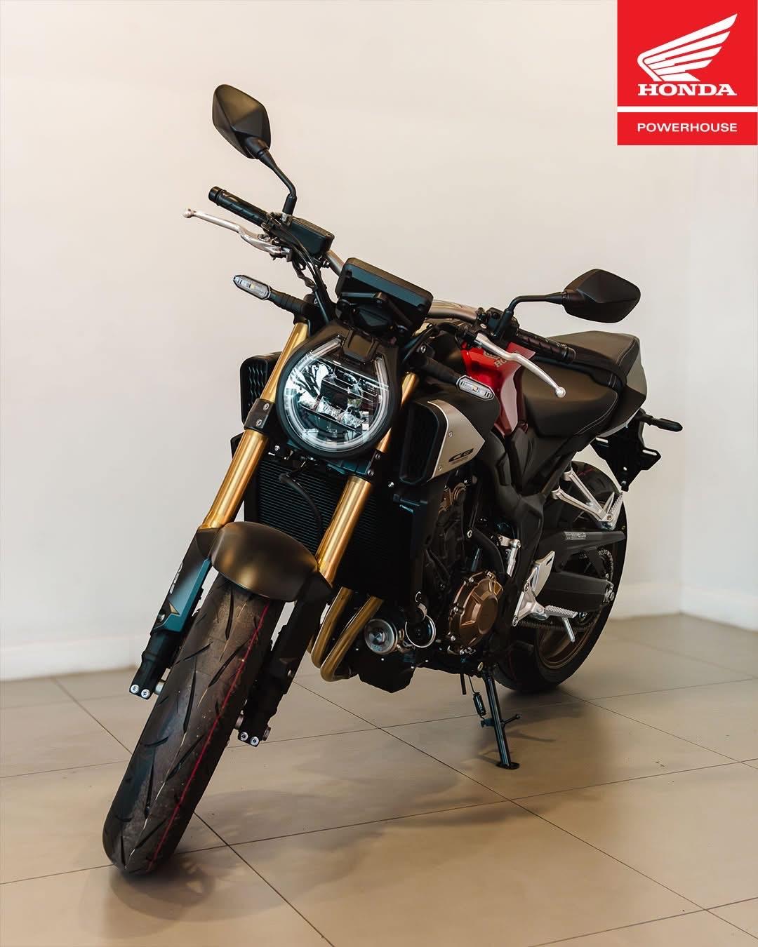 这不仅仅是力量,它是对每一个油门的绝对控制。

CB650R将每一次旅程都变成精