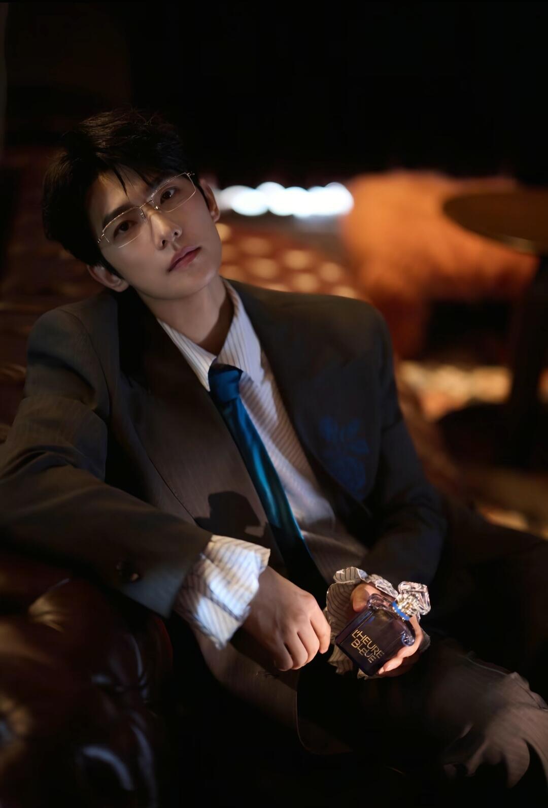杨洋也惦记井柏然的衣服能让白敬亭杨洋都惦记私服，井柏然的穿搭审美真的很在线井柏然