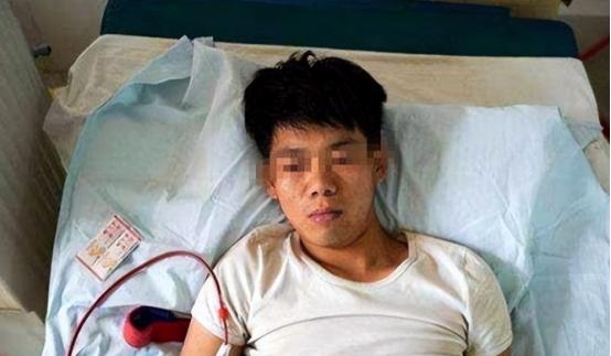 2011年4月，17岁的湖南少年王阳以2万块卖掉了自己的一颗肾，用这笔钱买下了最