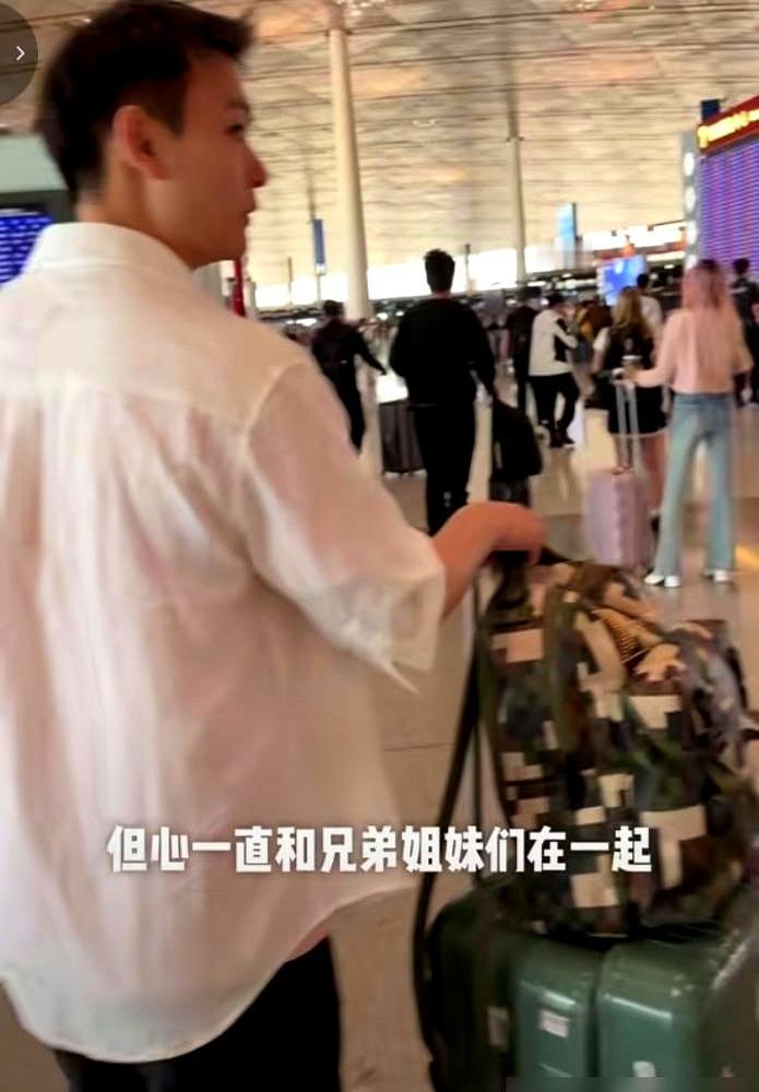 什么叫真队友？不是嘴上喊加油，而是看他为你做了什么。
 

前国乒队员柳丁，已经