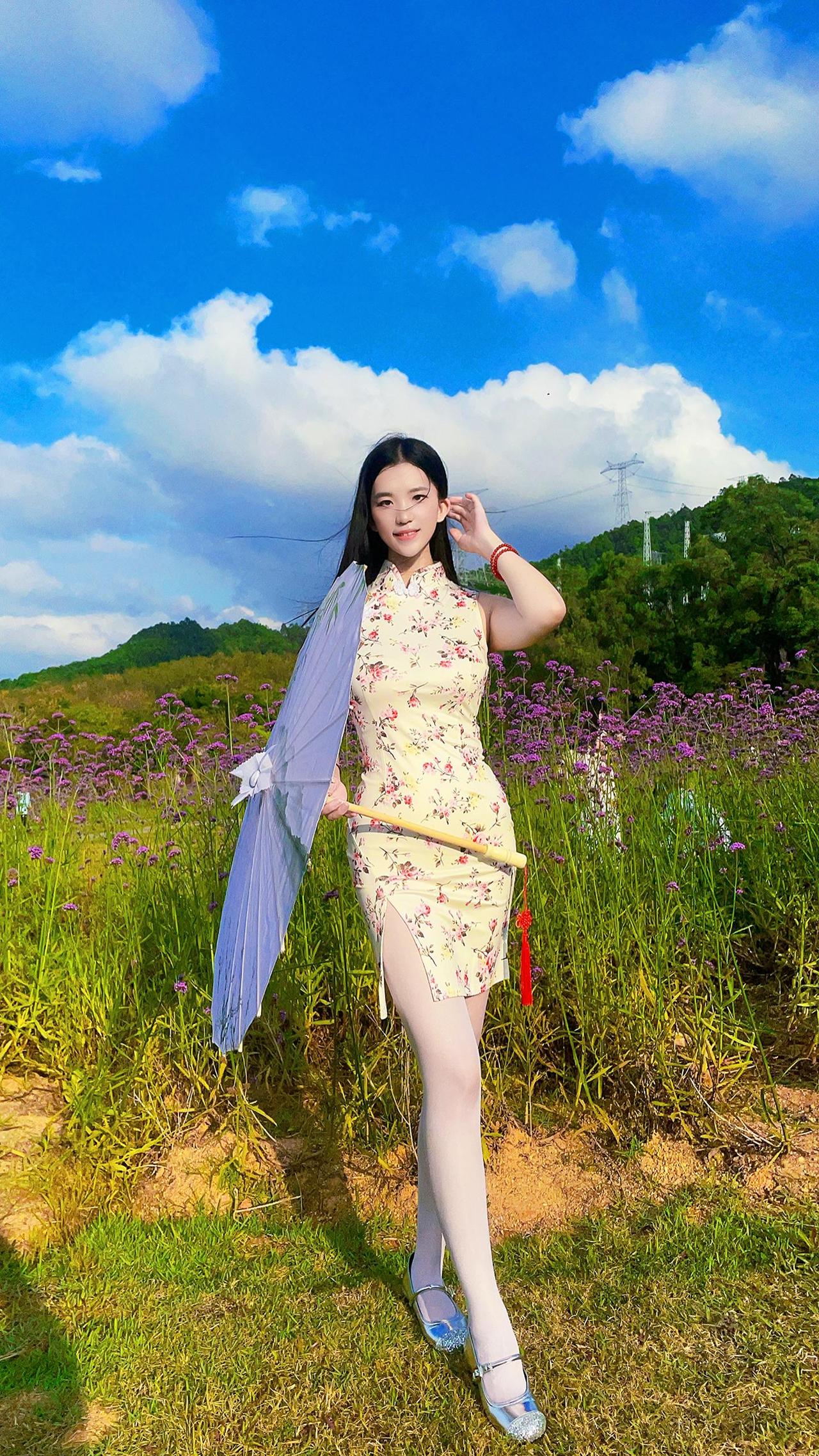 对小众风的偏爱，也是对不被定义自己的偏爱。不要把美丽留给明天，今天就穿出最美的模