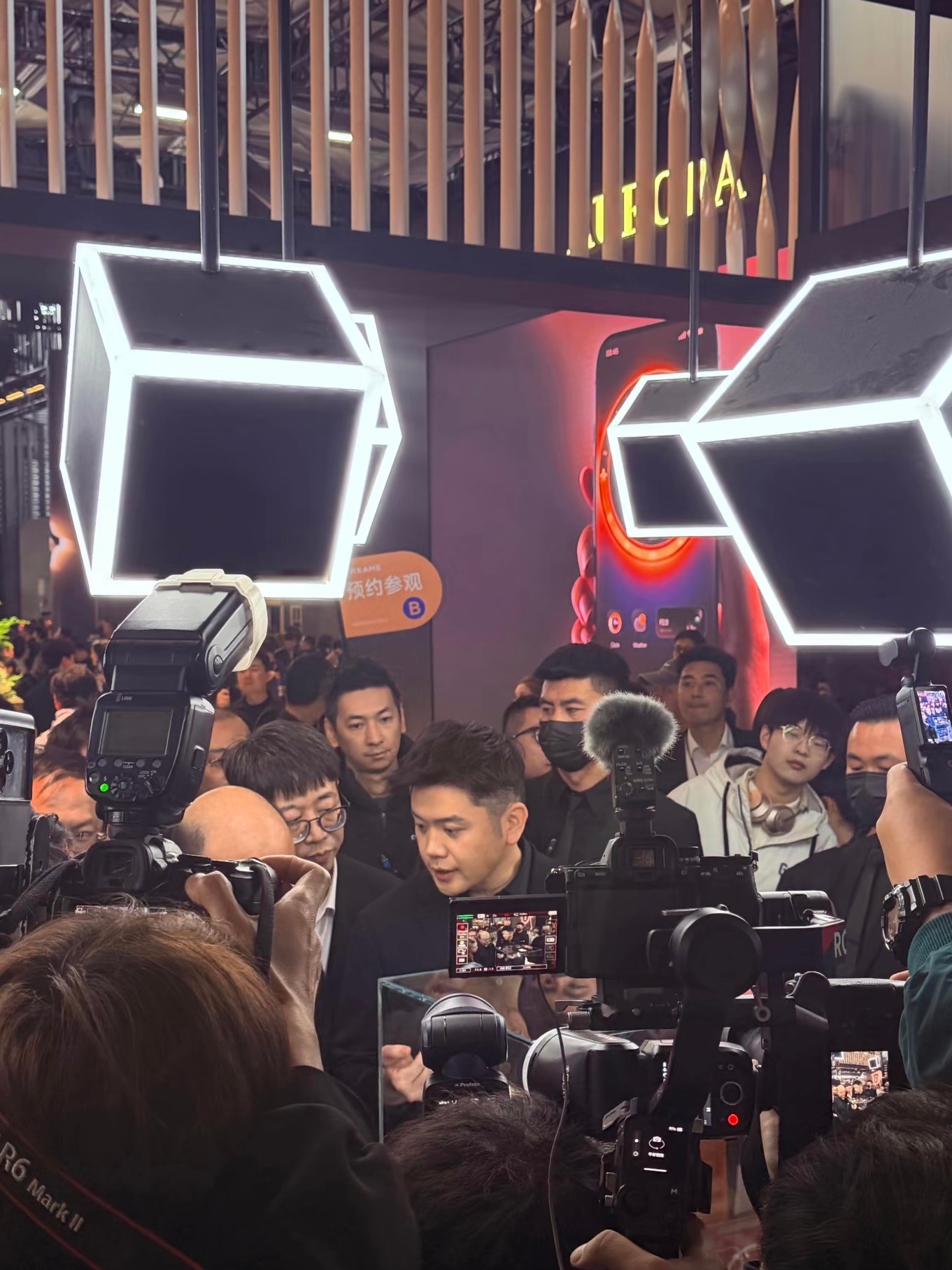 追觅顶流俞浩：重生之我在AWE当馆长