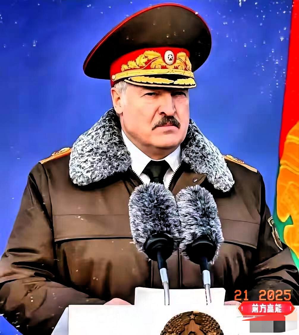 卢卡申科这个老狐狸，眼光是真的毒。
一句“东方大国人遇事不急”，直接把我们的底牌