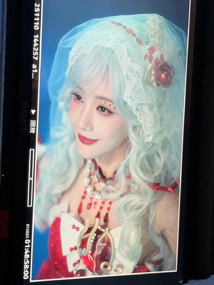 李一桐白玫瑰公主 李一桐白玫瑰公主，李一桐有这张脸做什么都会成功的！ 