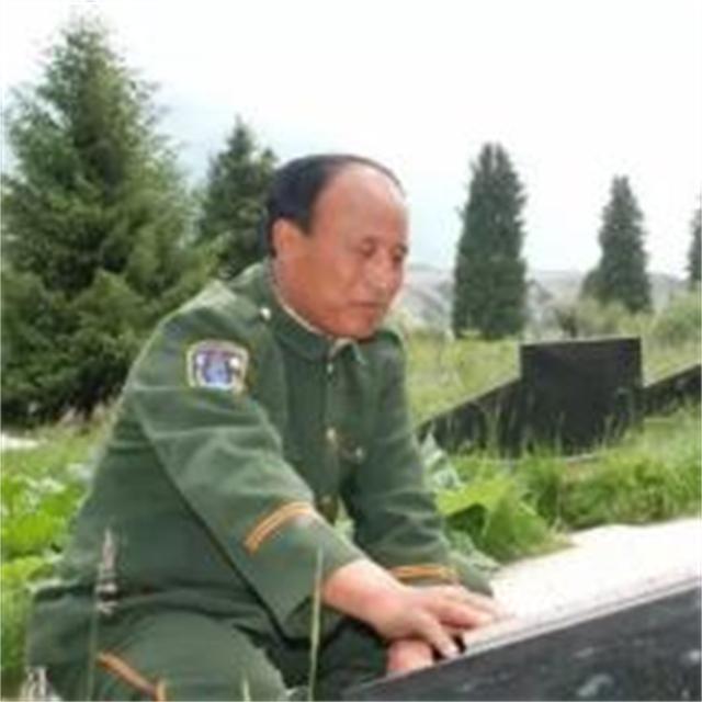 1984年，法官敲了下法槌，问：“你每月72元工资，只给家里6元，为什么？”杜海