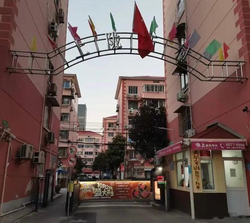 公共收益哪里去了物业撤了，但预收的17万余元公共收益，却没有还出来。根据“新民帮